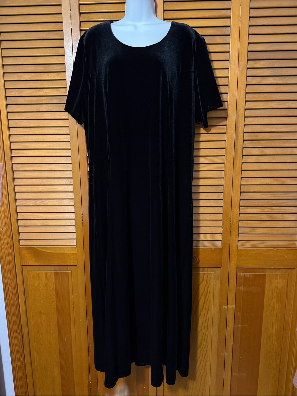 Fashion Bug Black Velveteen Maxi Dress - Elegant Short Sleeve Dress size 22W